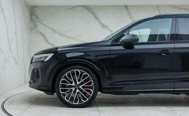 Audi SQ7 BLACK EDITION 34