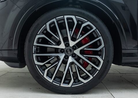 Audi SQ7 BLACK EDITION 