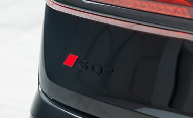 Audi SQ7 BLACK EDITION 33