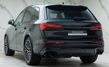 Audi SQ7 BLACK EDITION 10