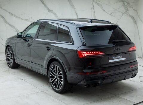 Audi SQ7 BLACK EDITION 12