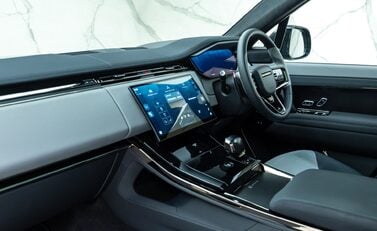 Land Rover Range Rover Sport P635 SV EDITION ONE 23