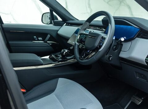Land Rover Range Rover Sport P635 SV EDITION ONE 11