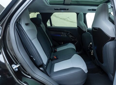 Land Rover Range Rover Sport P635 SV EDITION ONE 19