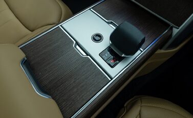 Land Rover Range Rover D350 AUTOBIOGRAPHY LWB 25