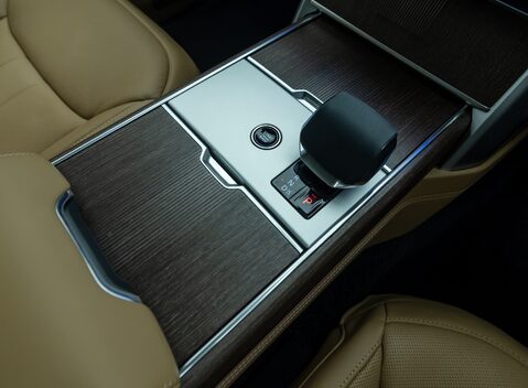 Land Rover Range Rover D350 AUTOBIOGRAPHY LWB 25