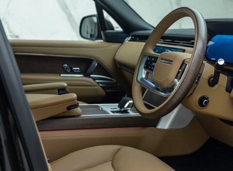 Land Rover Range Rover D350 AUTOBIOGRAPHY LWB 13