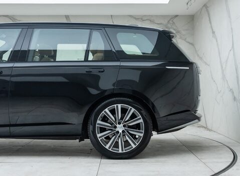 Land Rover Range Rover D350 AUTOBIOGRAPHY LWB 36