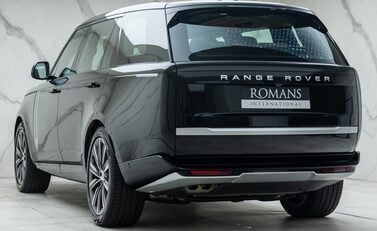 Land Rover Range Rover D350 AUTOBIOGRAPHY LWB 10