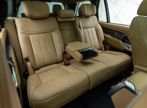 Land Rover Range Rover D350 AUTOBIOGRAPHY LWB 17