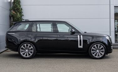 Land Rover Range Rover D350 AUTOBIOGRAPHY LWB 3