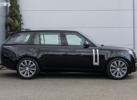 Land Rover Range Rover D350 AUTOBIOGRAPHY LWB 3