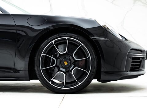 Porsche 911 Turbo S (992) 38