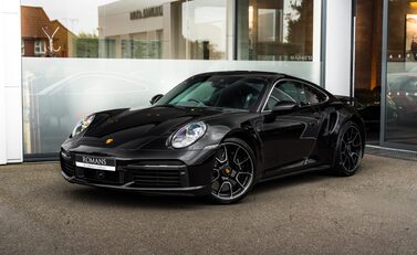 Porsche 911 Turbo S (992) 2
