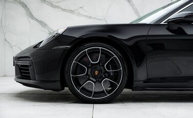 Porsche 911 Turbo S (992) 29