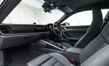 Porsche 911 Turbo S (992) 18