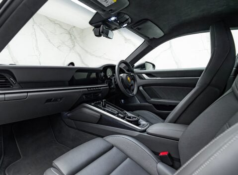 Porsche 911 Turbo S (992) 18