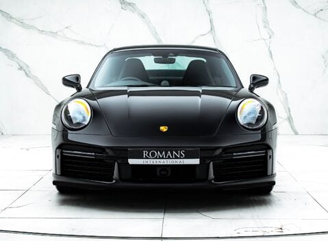 Porsche 911 Turbo S (992) 7
