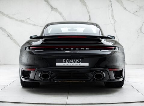 Porsche 911 Turbo S (992) 8