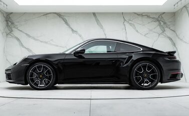 Porsche 911 Turbo S (992) 5