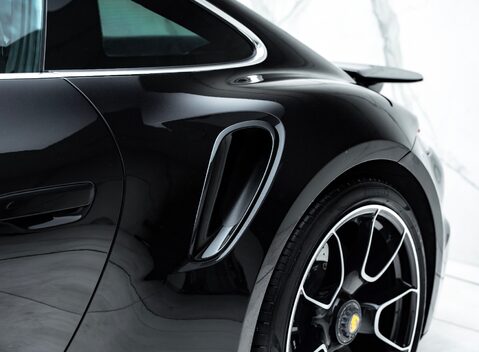 Porsche 911 Turbo S (992) 34