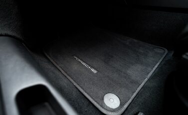 Porsche 911 Turbo S (992) 26