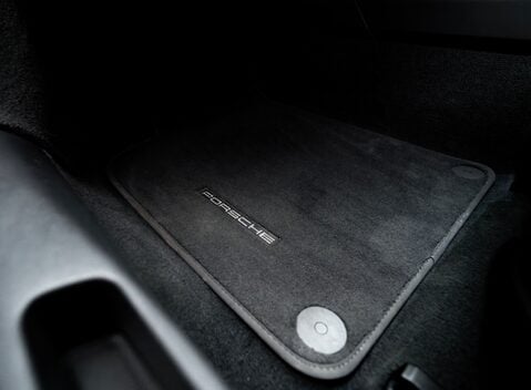 Porsche 911 Turbo S (992) 26