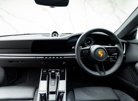 Porsche 911 Turbo S (992) 19