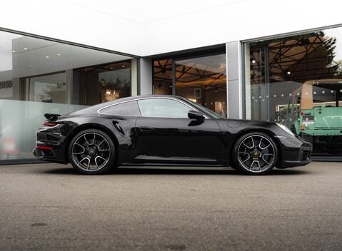 Porsche 911 Turbo S (992) 3
