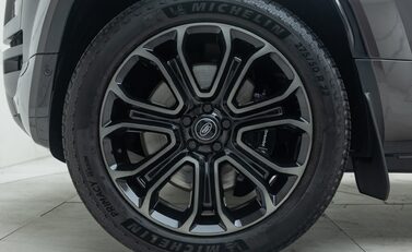 Land Rover Defender 110 OCTA 29