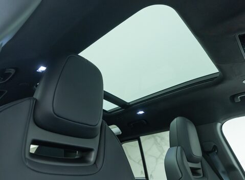 Land Rover Defender 110 OCTA 16