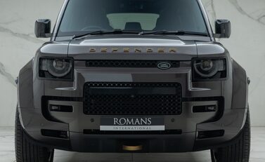 Land Rover Defender 110 OCTA 7