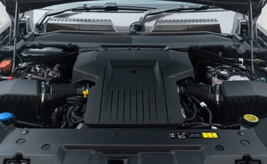 Land Rover Defender 110 OCTA 39