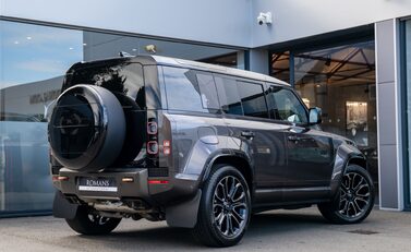 Land Rover Defender 110 OCTA 4