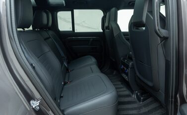 Land Rover Defender 110 OCTA 18