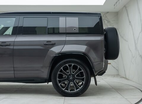 Land Rover Defender 110 OCTA 38