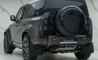 Land Rover Defender 110 OCTA 10