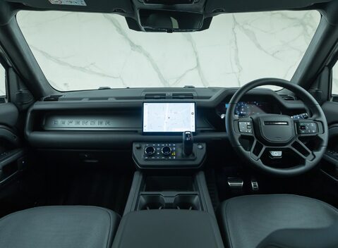 Land Rover Defender 110 OCTA 21