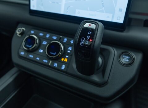 Land Rover Defender 110 OCTA 25