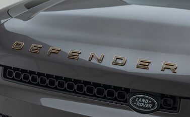 Land Rover Defender 110 OCTA 32