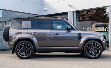 Land Rover Defender 110 OCTA 3