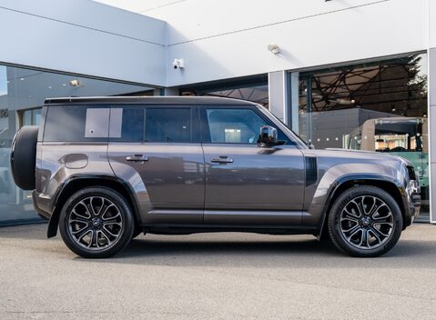 Land Rover Defender 110 OCTA 3