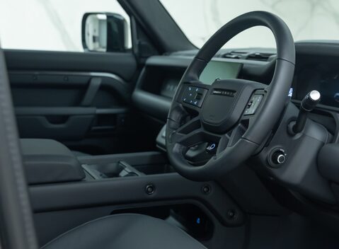 Land Rover Defender 110 OCTA 13