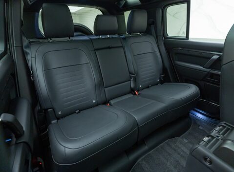 Land Rover Defender 110 OCTA 17