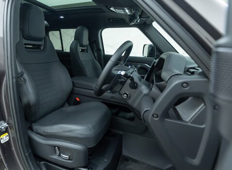 Land Rover Defender 110 OCTA 14