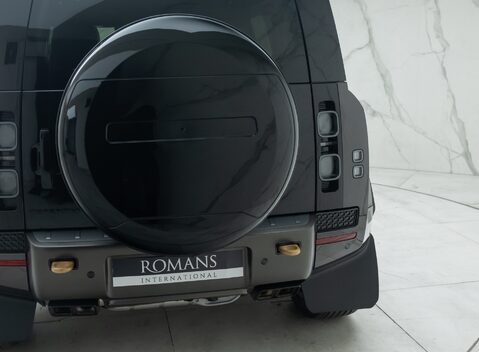 Land Rover Defender 110 OCTA 31
