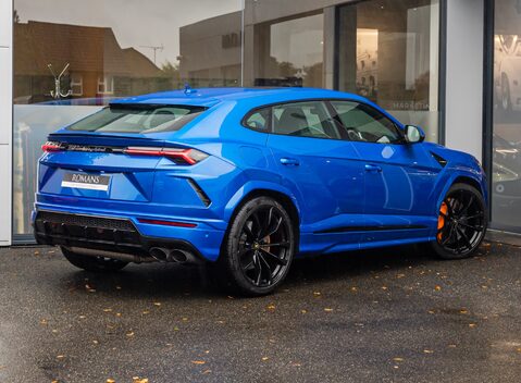 Lamborghini Urus 4