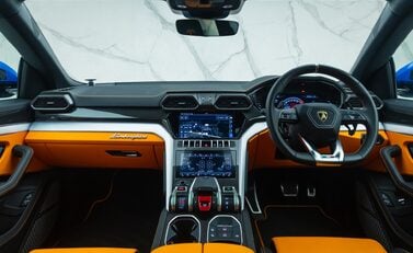 Lamborghini Urus 21