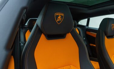 Lamborghini Urus 15