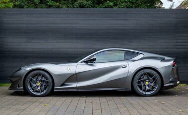 Ferrari 812 Superfast 4